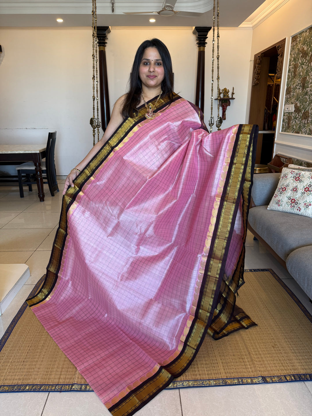 Onion Pink with Brown, Body Checks , Traditional Border and Rich Pallu Korvai Silk Cotton Saree