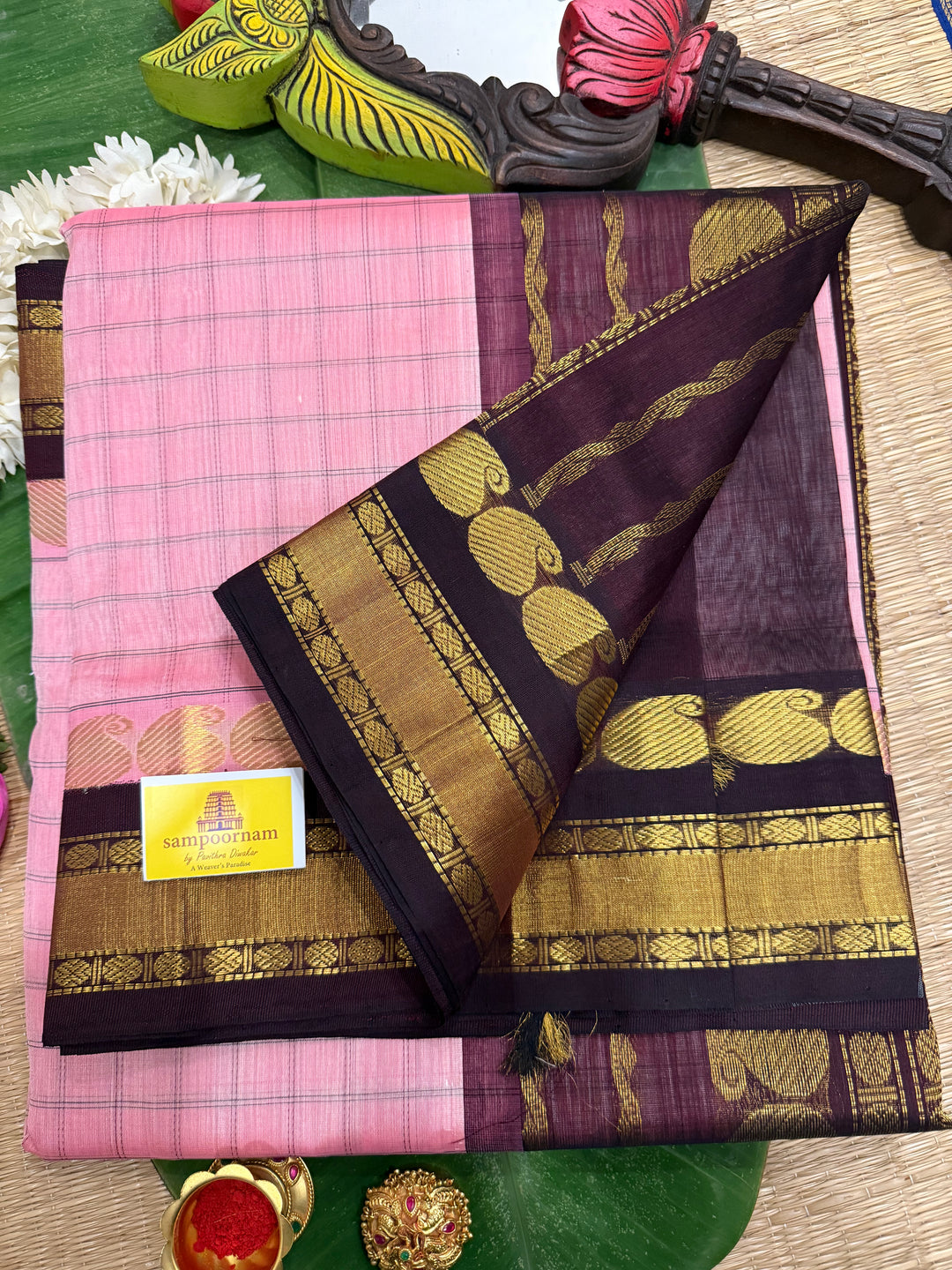 Onion Pink with Brown, Body Checks , Traditional Border and Rich Pallu Korvai Silk Cotton Saree
