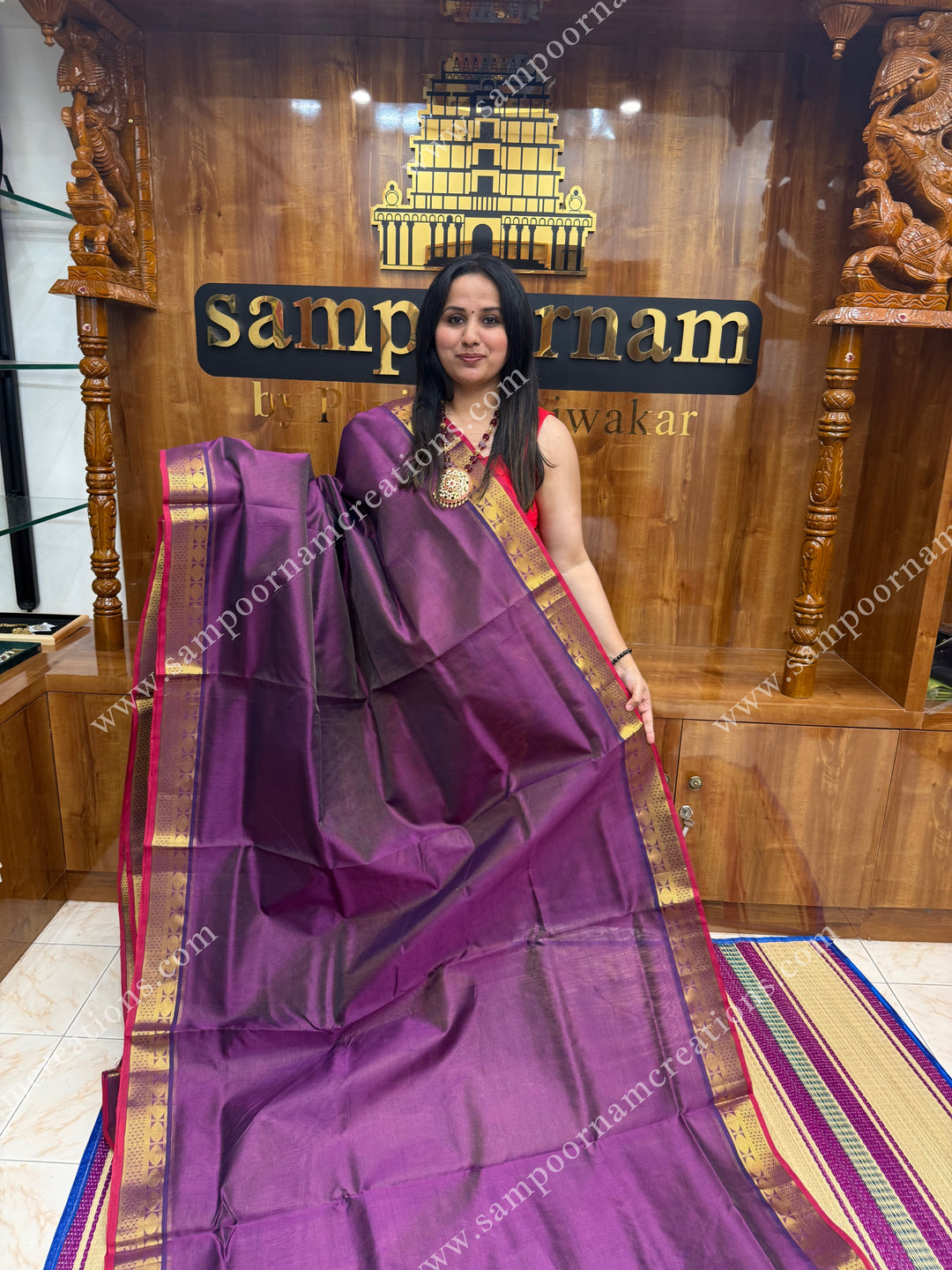 Vadamalli colour with red Selvedge with Vairaoosi Zari Lines in the body , traditional borders and rich Pallu ,Ten Yards Silk Cotton Saree