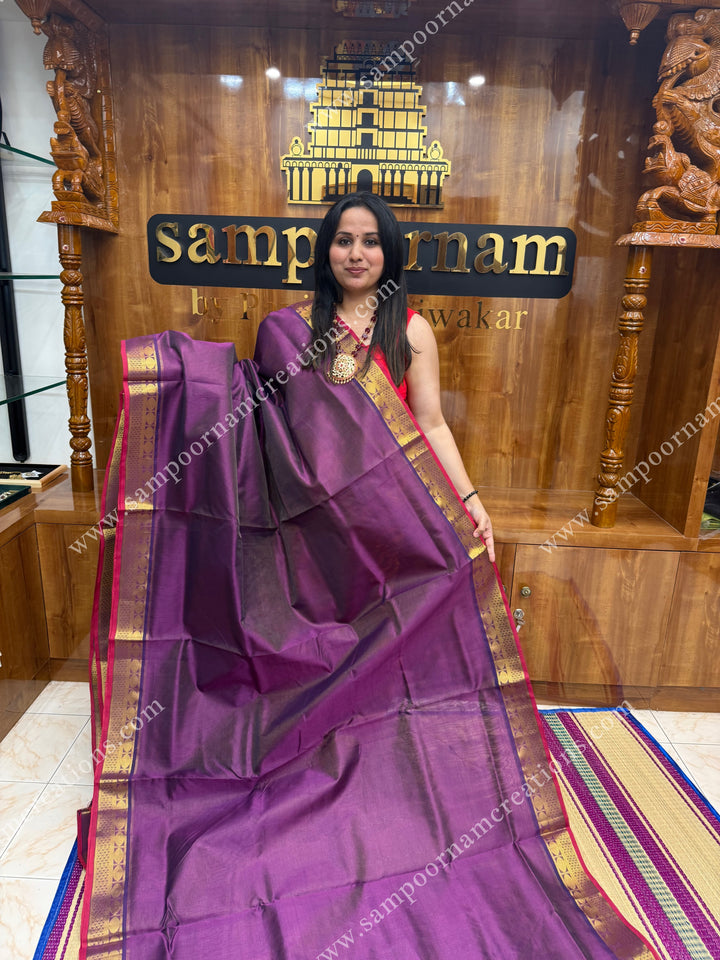 Vadamalli colour with red Selvedge with Vairaoosi Zari Lines in the body , traditional borders and rich Pallu ,Ten Yards Silk Cotton Saree