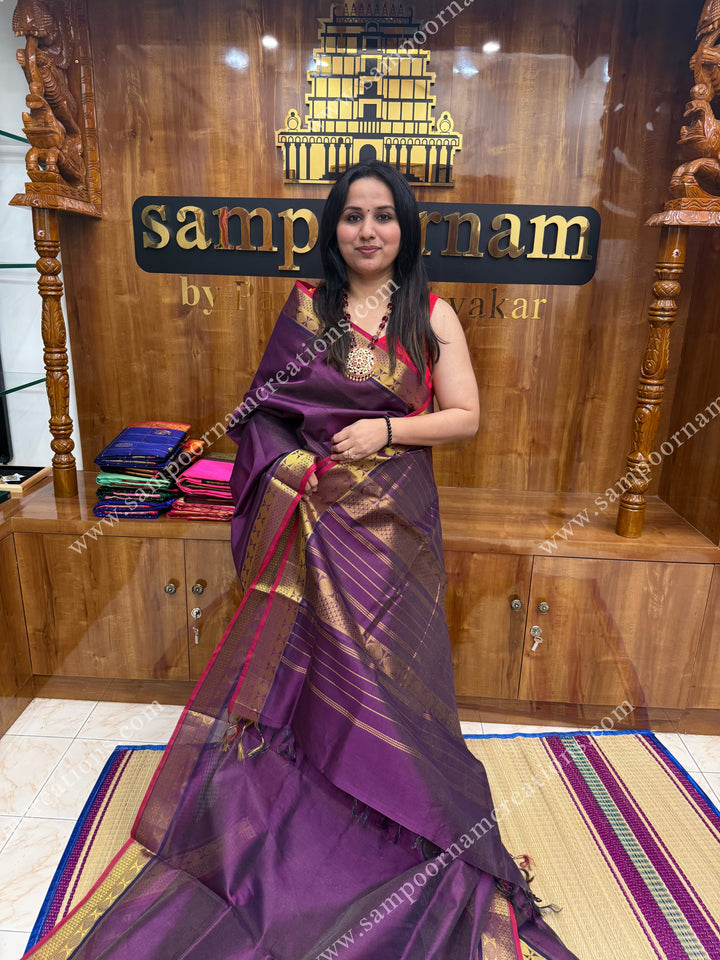 Vadamalli colour with red Selvedge with Vairaoosi Zari Lines in the body , traditional borders and rich Pallu ,Ten Yards Silk Cotton Saree
