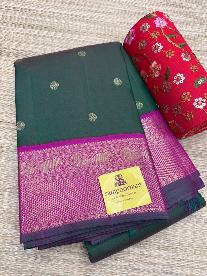 Dark green with Magenta, zari Butta in the Body, Traditional Borders and Rich Pallu, Pure Zari Pure Kanjivaram Silk Saree