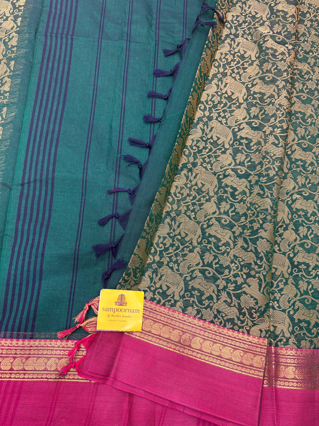 Green with Dusty Pink , Rich Vanasingaram thread motif in the body , Traditional borders and Plain Pallu Chettinad Cottton Saree