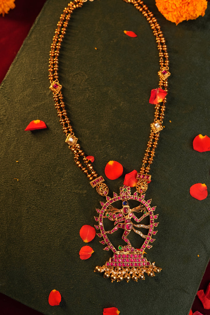 A Tribute to heritage - Lord Nataraja Jadau Kundan Stone Pendant with Rettavari Kemp Chain