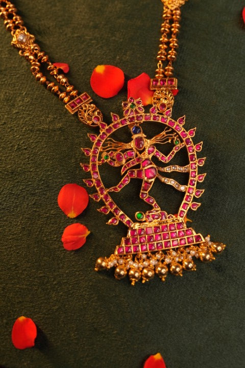 A Tribute to heritage - Lord Nataraja Jadau Kundan Stone Pendant with Rettavari Kemp Chain