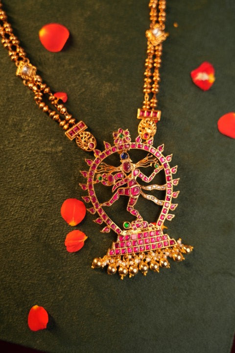 A Tribute to heritage - Lord Nataraja Jadau Kundan Stone Pendant with Rettavari Kemp Chain