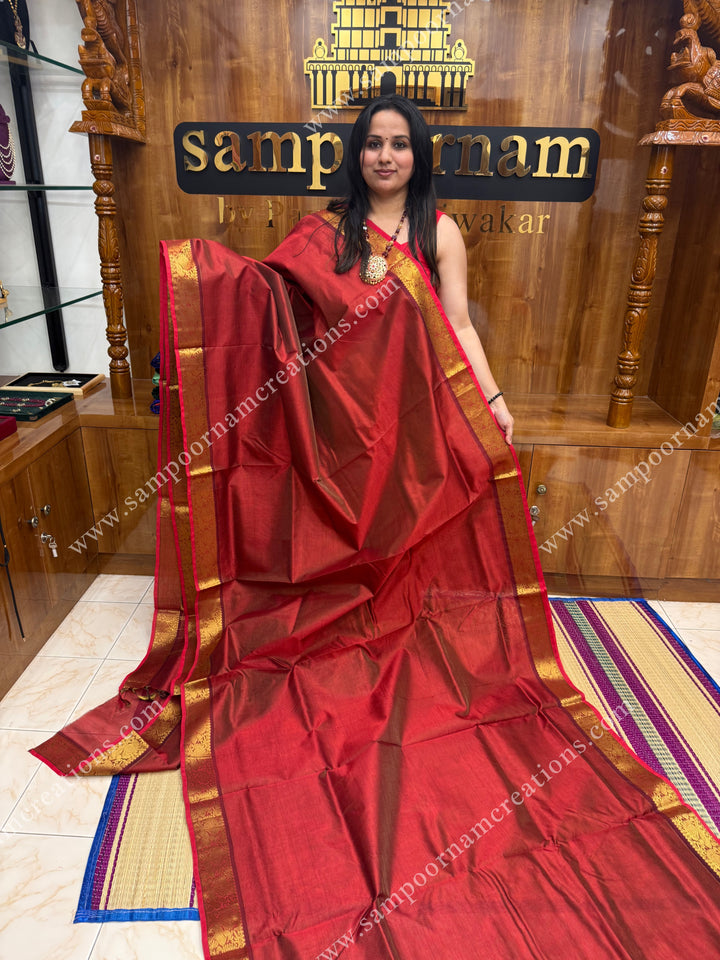 Maroon , Red Selvedge , Vairaoosi Zari Lines in the body , traditional borders and rich Pallu ,Ten Yards Silk Cotton Saree
