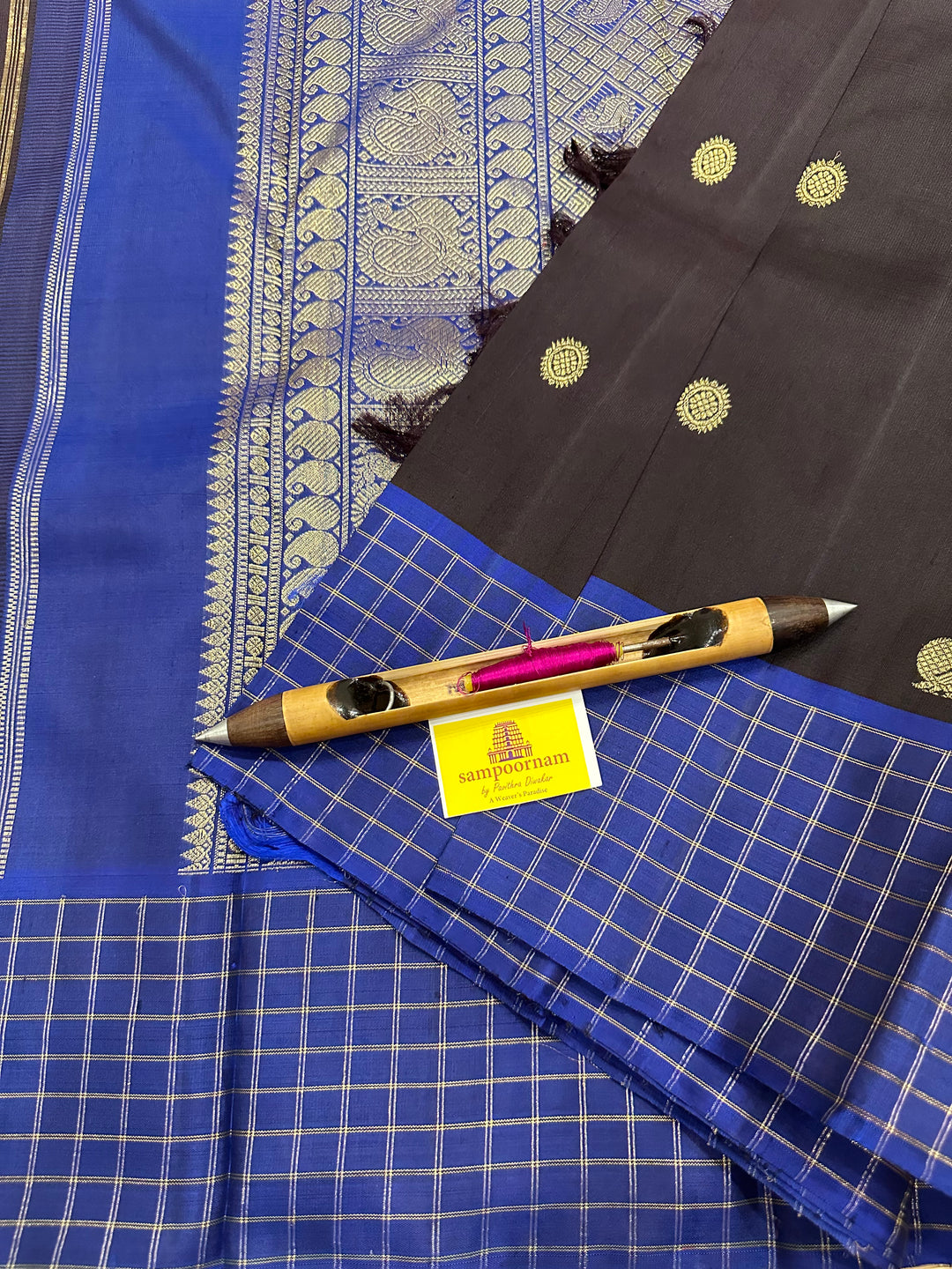 A Classic Beauty Black with Blue Mayil Butta Motif , With Rich Pallu and Kattam Border - Pure Kanjivaram Silk Saree