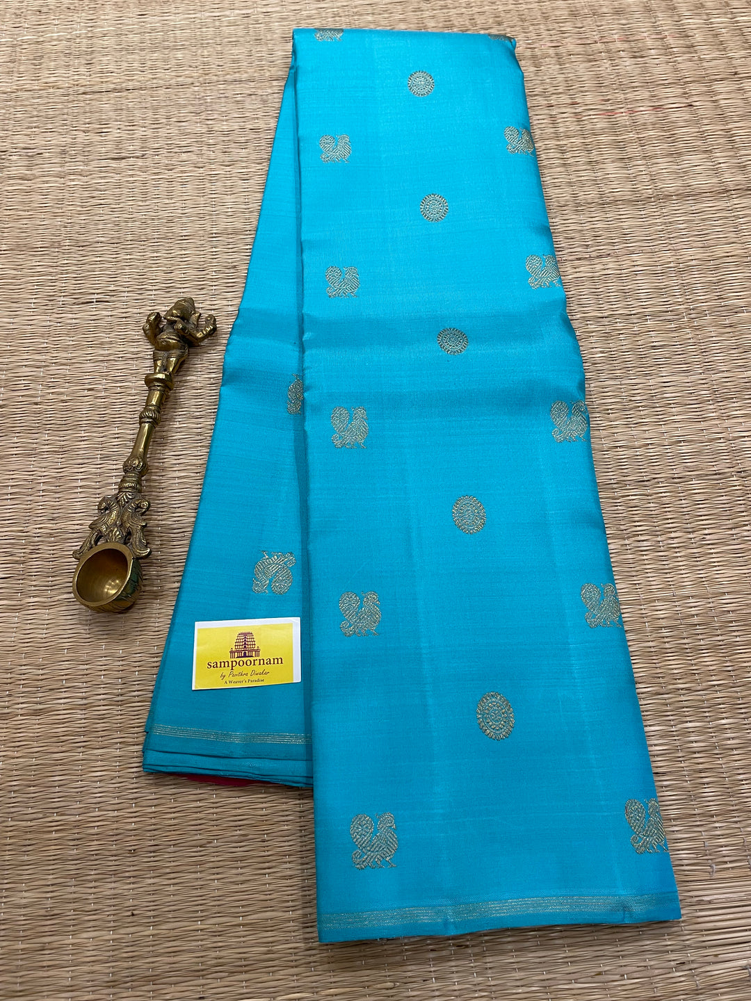 Copper Sulphate Blue with Pink Mayil Chakram Zari Body Butta , rich Pallu - Borderless Kanjivaram Pure Silk Saree