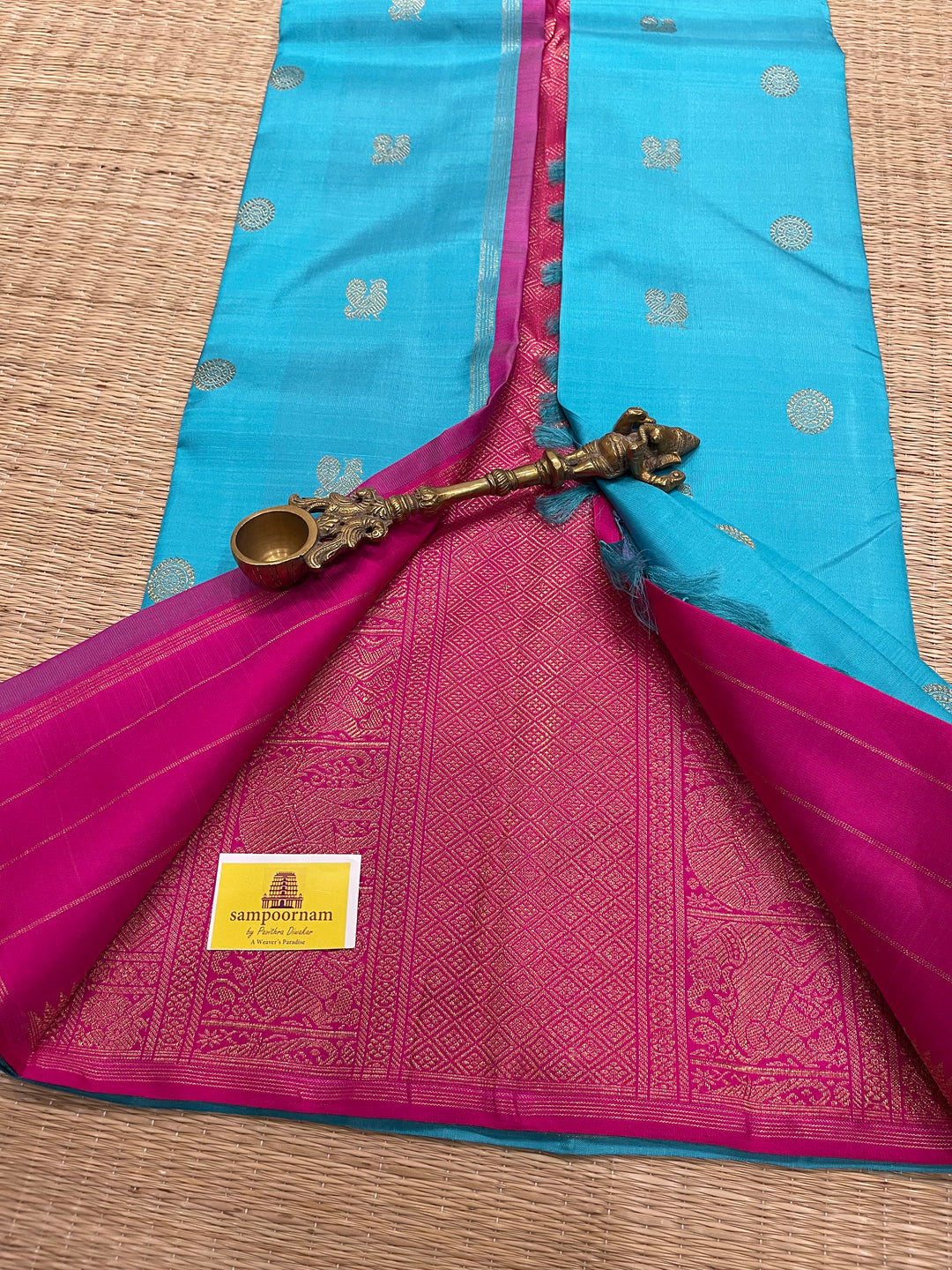 Copper Sulphate Blue with Pink Mayil Chakram Zari Body Butta , rich Pallu - Borderless Kanjivaram Pure Silk Saree