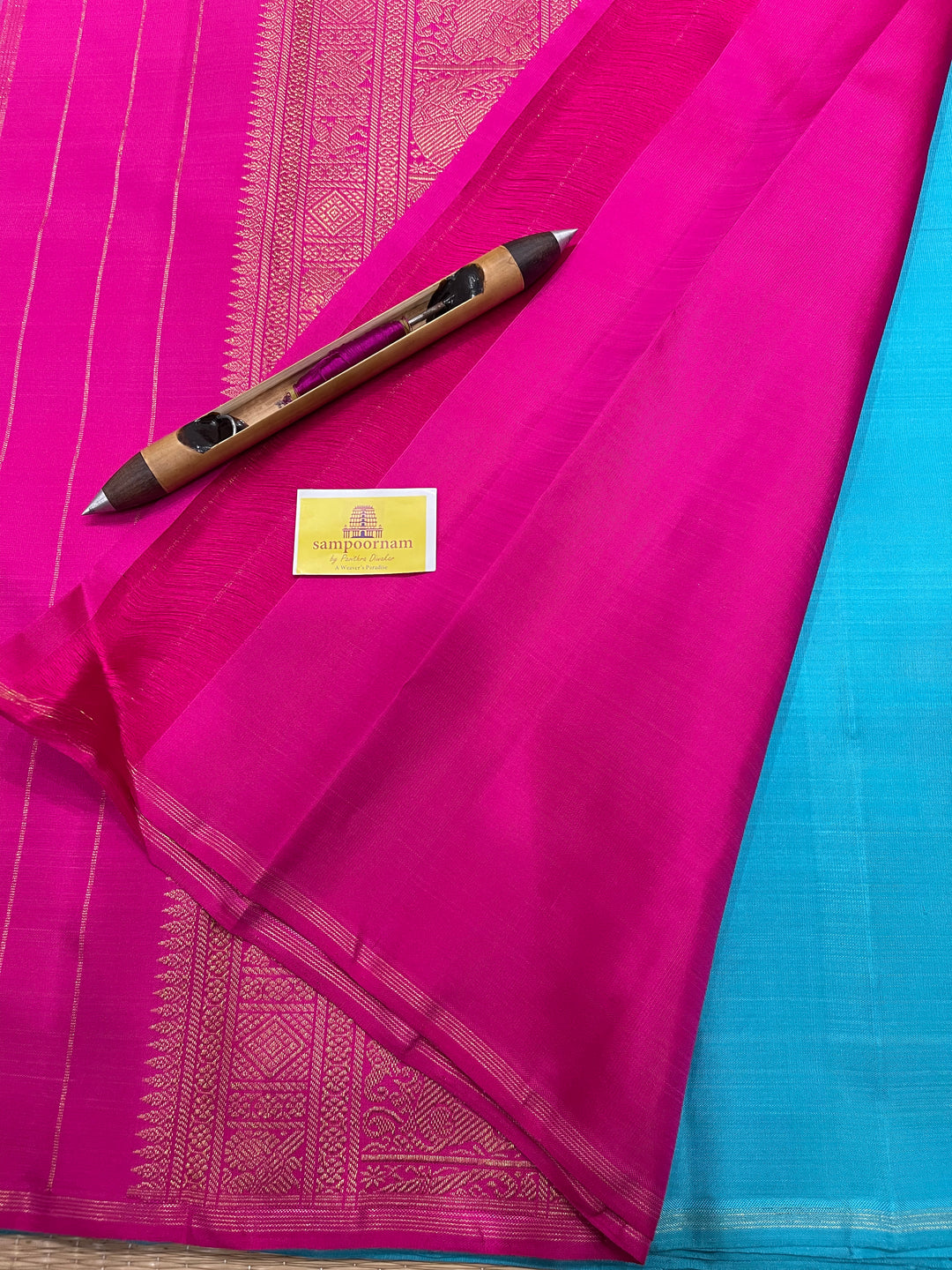 Copper Sulphate Blue with Pink Mayil Chakram Zari Body Butta , rich Pallu - Borderless Kanjivaram Pure Silk Saree