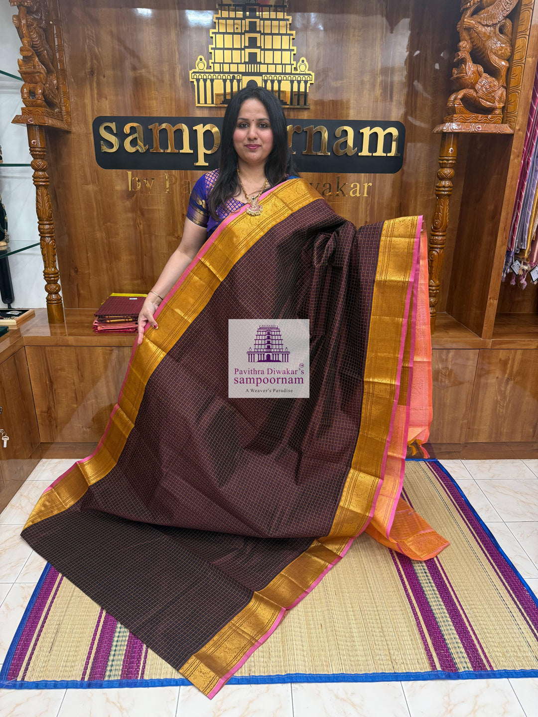 Dark Brown with Baby Pink , Lakshadeepam thread butta in the body , traditional borders and rich Pallu Silk Cotton Saree