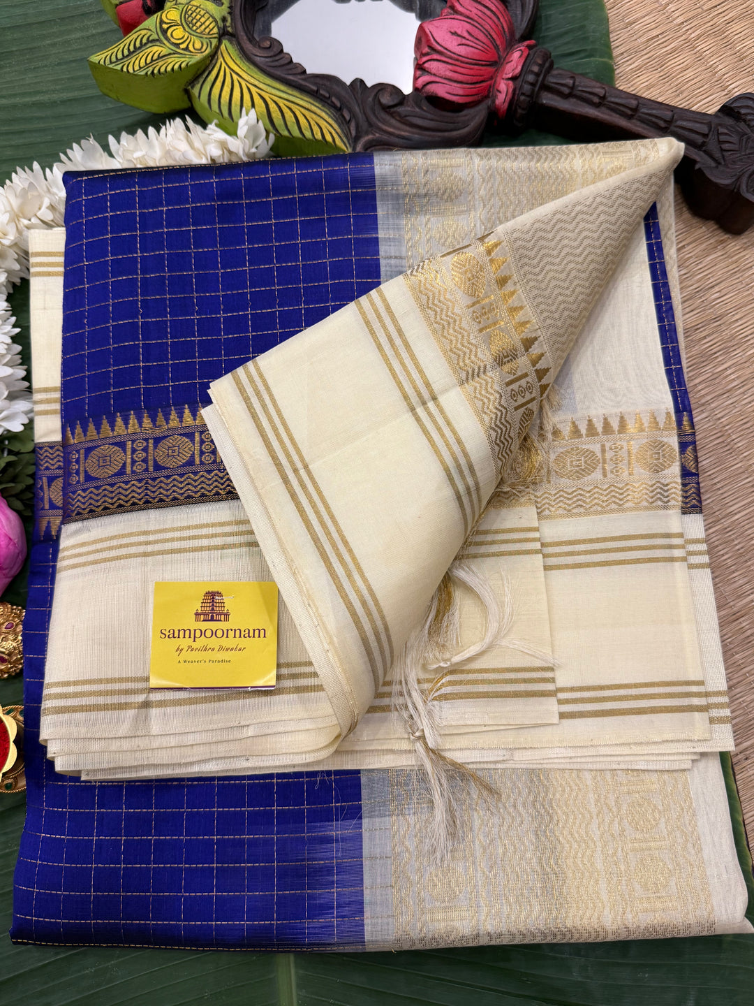 Dark Blue and Offwhite , Zari Kattam in the body ,rettapet traditional borders and rich Pallu Korvai Silk Cotton Saree