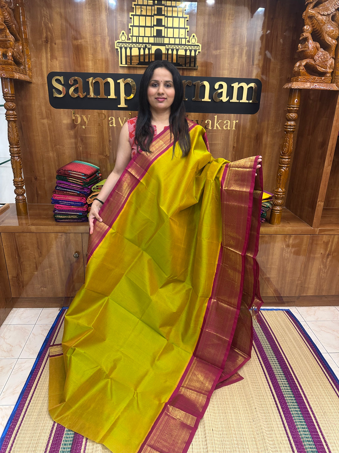 Maanthulir Green with Dark Red  , Traditional One side big borders and Rich Pallu Korvai Silk Cotton Saree