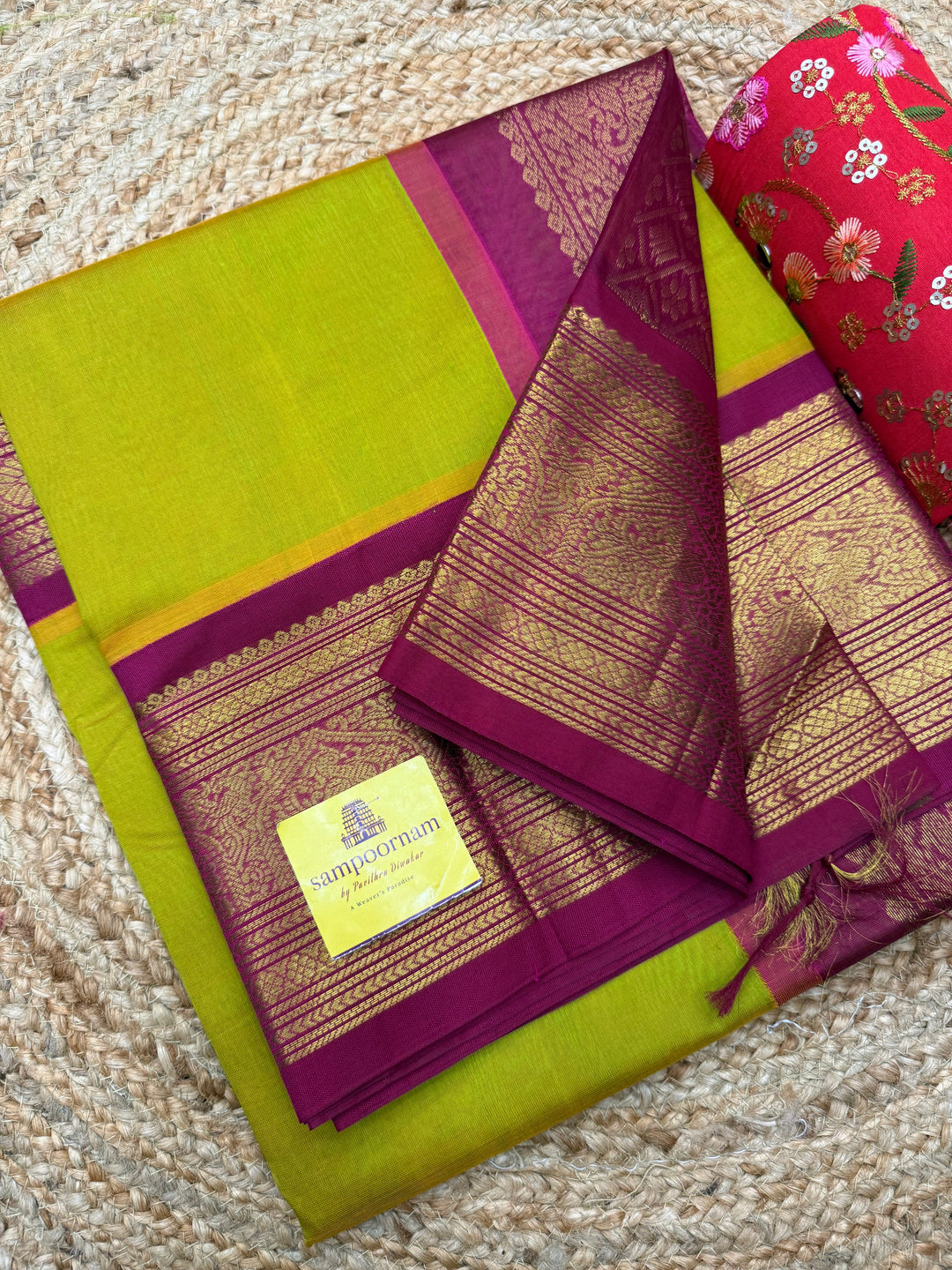 Maanthulir Green with Dark Red  , Traditional One side big borders and Rich Pallu Korvai Silk Cotton Saree