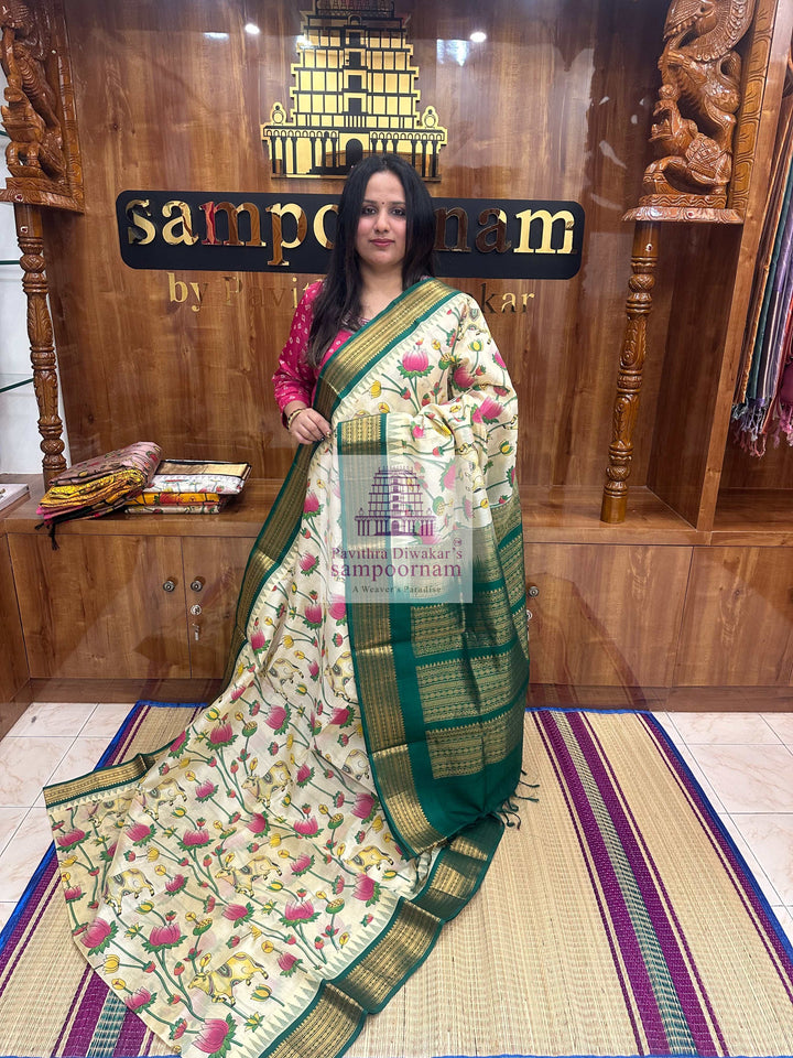 Offwhite with Green , Traditional Temple Border ,Pichwai Printed Korvai Silk Cotton Saree