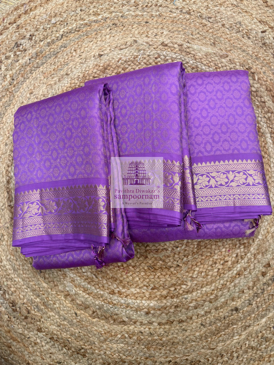 Lilac colour with Floral Banarasi rich Zari butta and Grand Gold Zari border , Pure Soft Silk Saree
