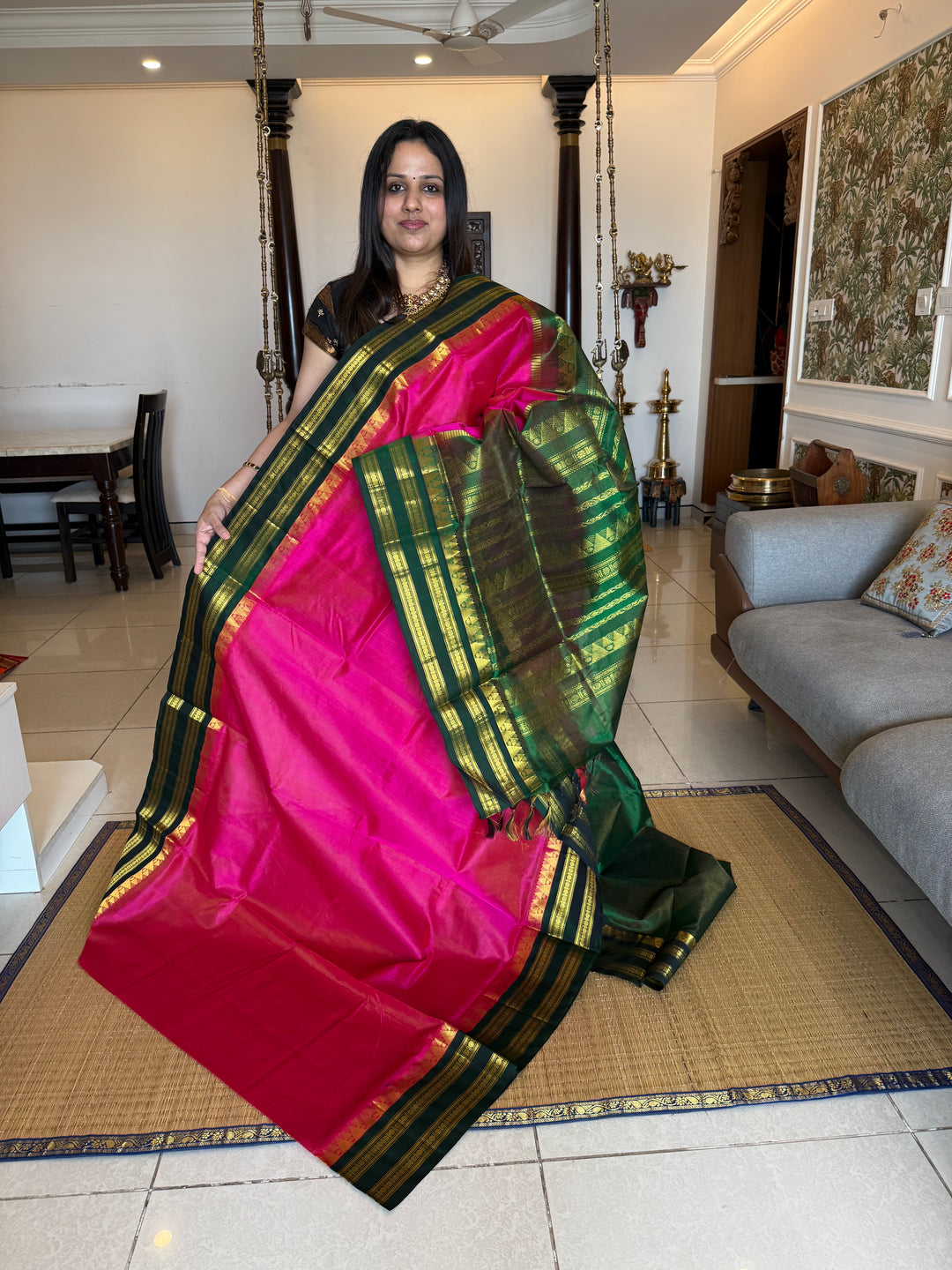 Magenta with Green , Vairaoosi lines in the body , ,traditional borders and rich Pallu korvai Silk Cotton Saree