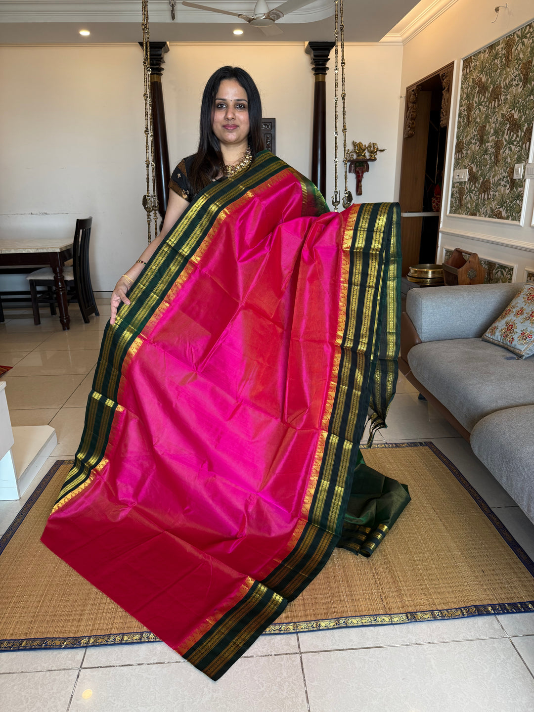 Magenta with Green , Vairaoosi lines in the body , ,traditional borders and rich Pallu korvai Silk Cotton Saree