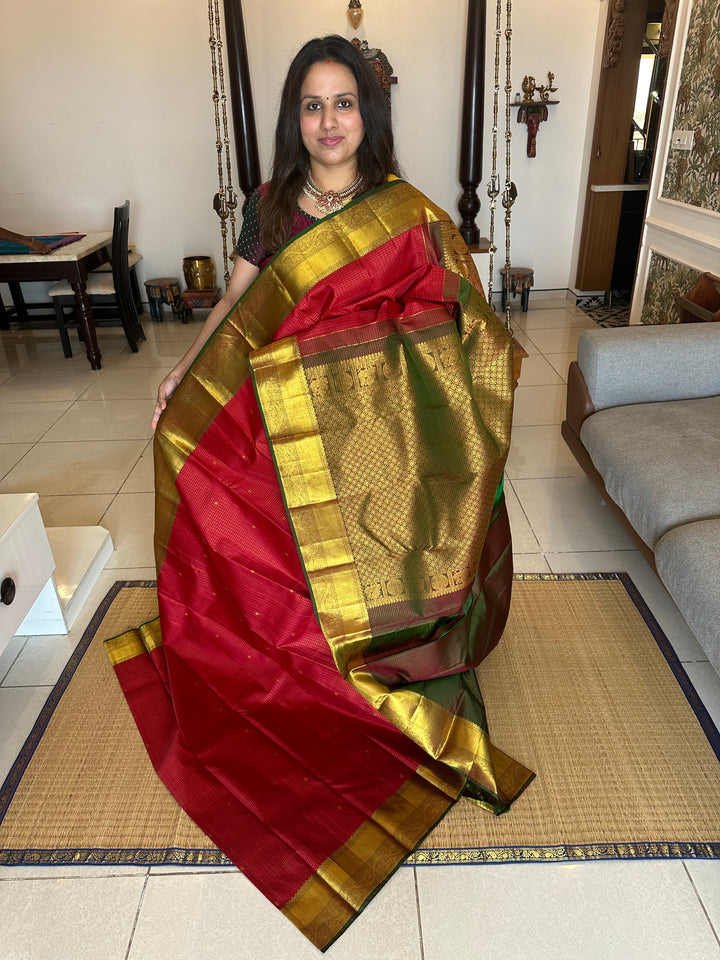 Traditional Red with Manthulir Green Body Podi Kattam with Butta Rich Pure Kanjivaram Silk Saree