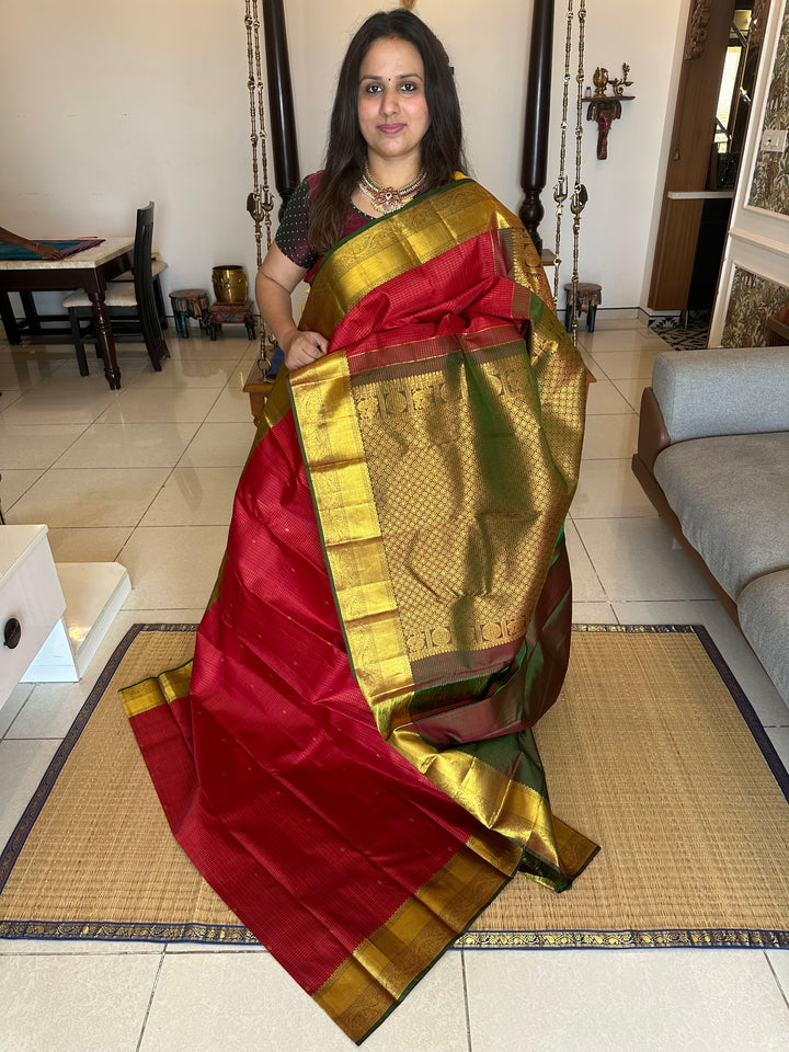 Traditional Red with Manthulir Green Body Podi Kattam with Butta Rich Pure Kanjivaram Silk Saree