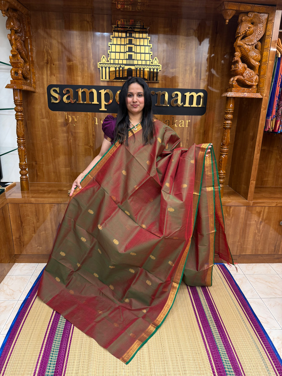 Manthulir Green   ,  Rich Two Side Peacock  Zari butta in the body , Traditional  Borders and Rich Pallu Silk Cotton Saree