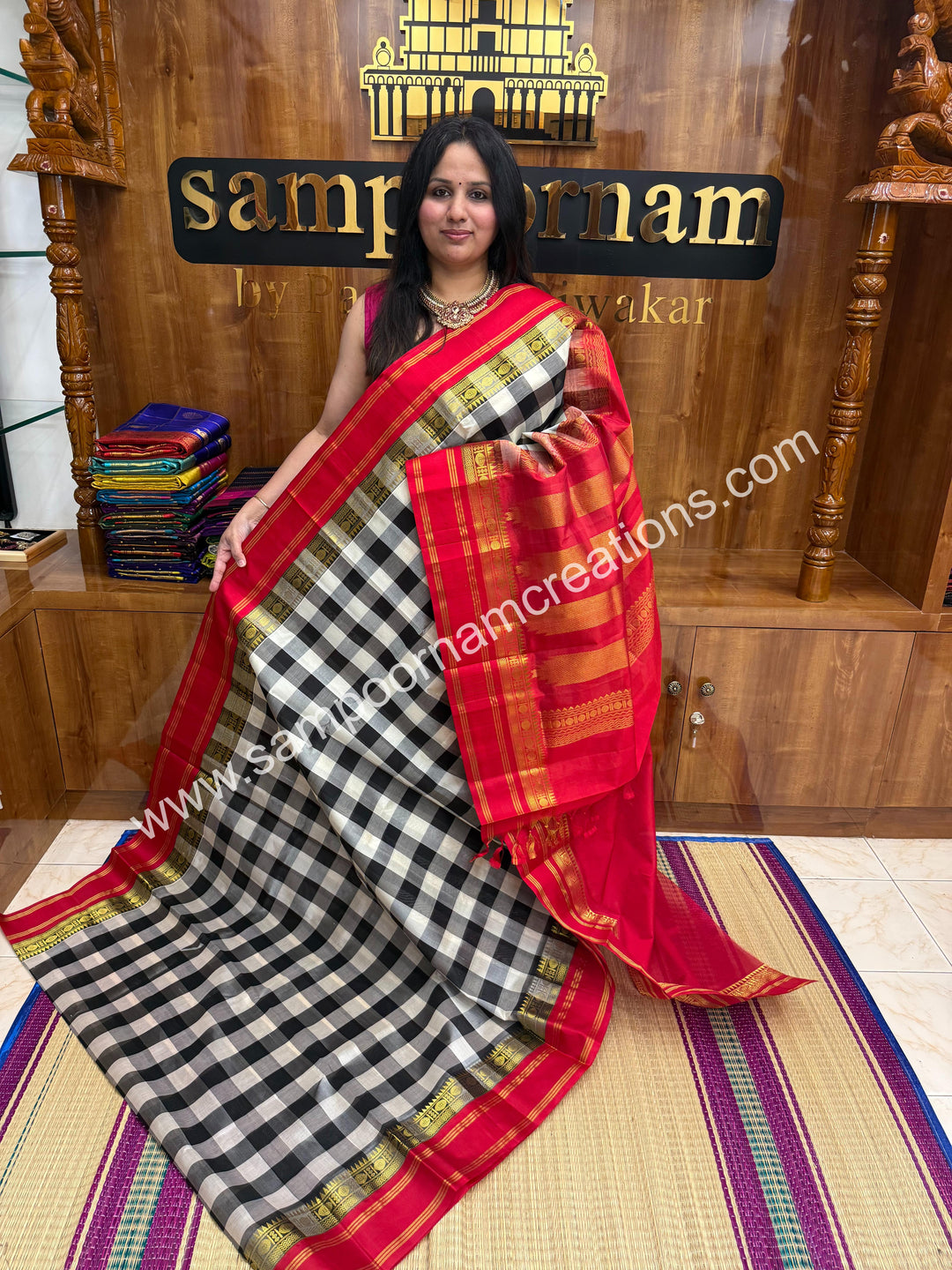 Black , White , with Red , Pallum Pazham Checks , traditional borders and rich Pallu Silk Cotton Sarees