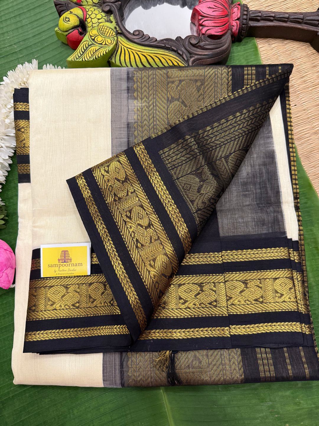 White with Black , traditional Kanchi borders  and rich Pallu  Korvai Silk Cotton Saree