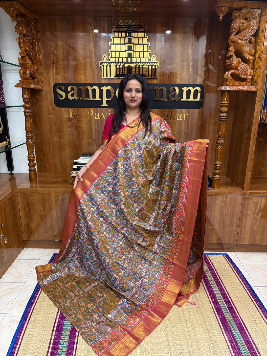 Double Shaded Grey with Red  , Pochampally inspired designs in the body and traditional Kanchi Pallu , Semi Pochampally Silk Saree