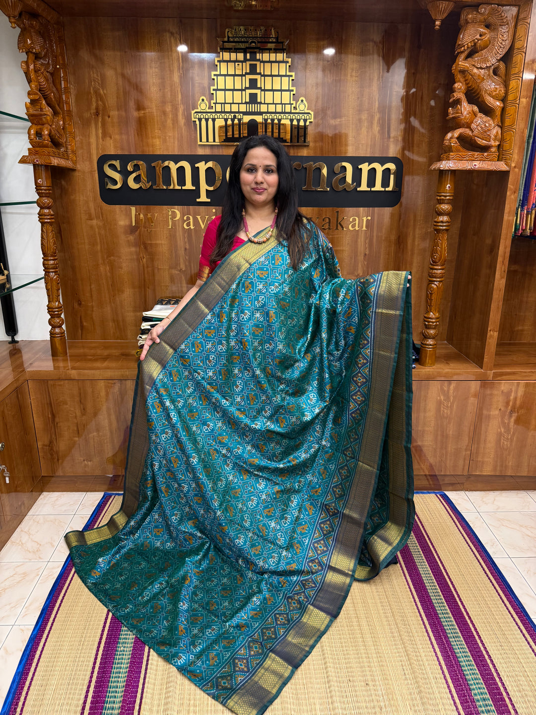 Aqua Blue with Green  , Pochampally inspired designs in the body and traditional Kanchi Pallu , Semi Pochampally Silk Saree