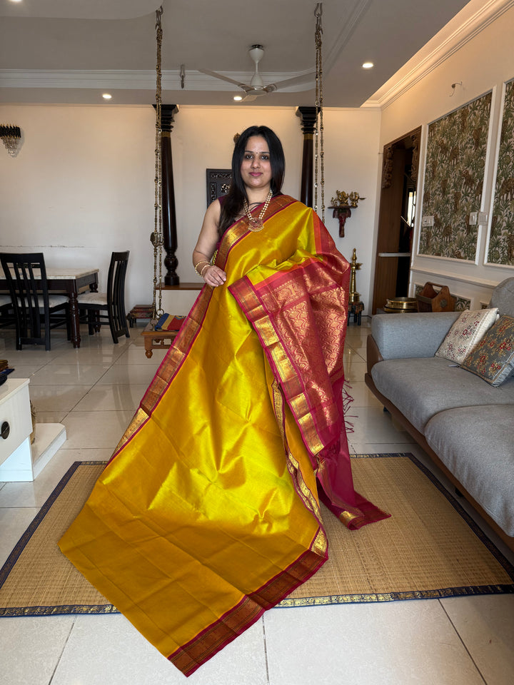 Ponvandu colour with Red , traditional borders and rich Pallu Korvai Silk Cotton Saree