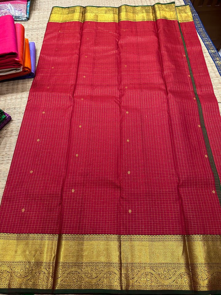 Traditional Red with Manthulir Green Body Podi Kattam with Butta Rich Pure Kanjivaram Silk Saree