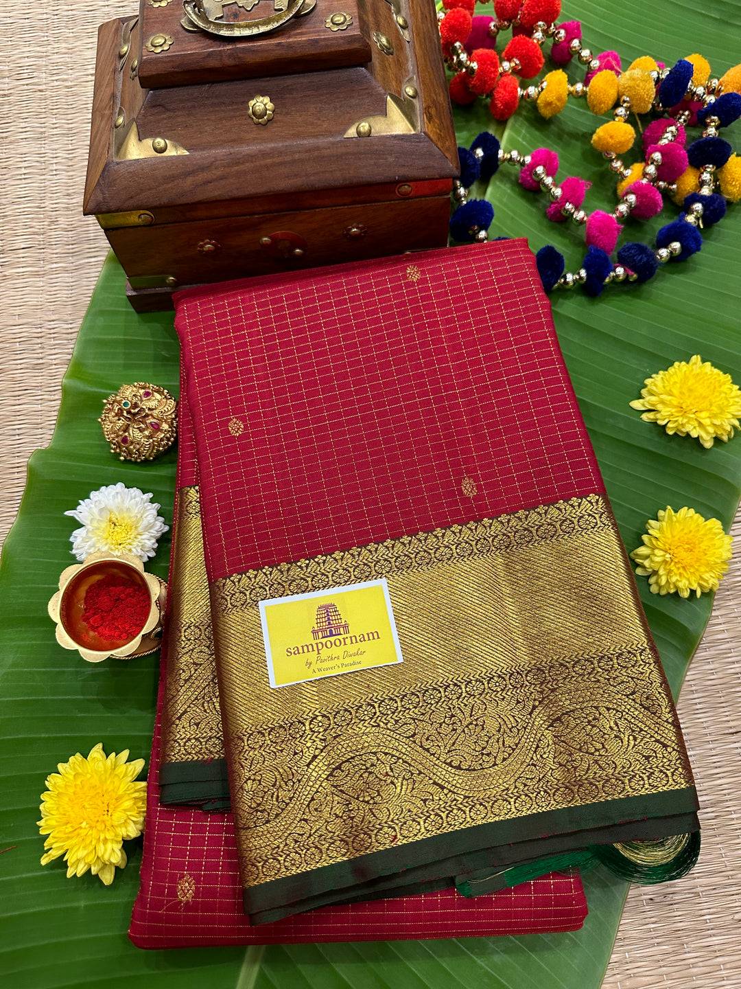 Traditional Red with Manthulir Green Body Podi Kattam with Butta Rich Pure Kanjivaram Silk Saree