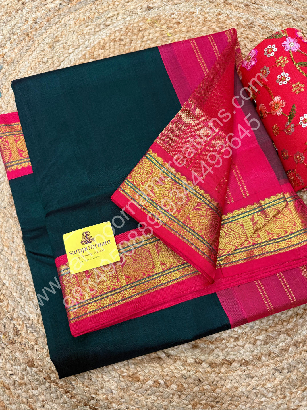 Bottle Green with Reddish Pink  , traditional borders and rich Pallu Korvai Silk Cotton Saree