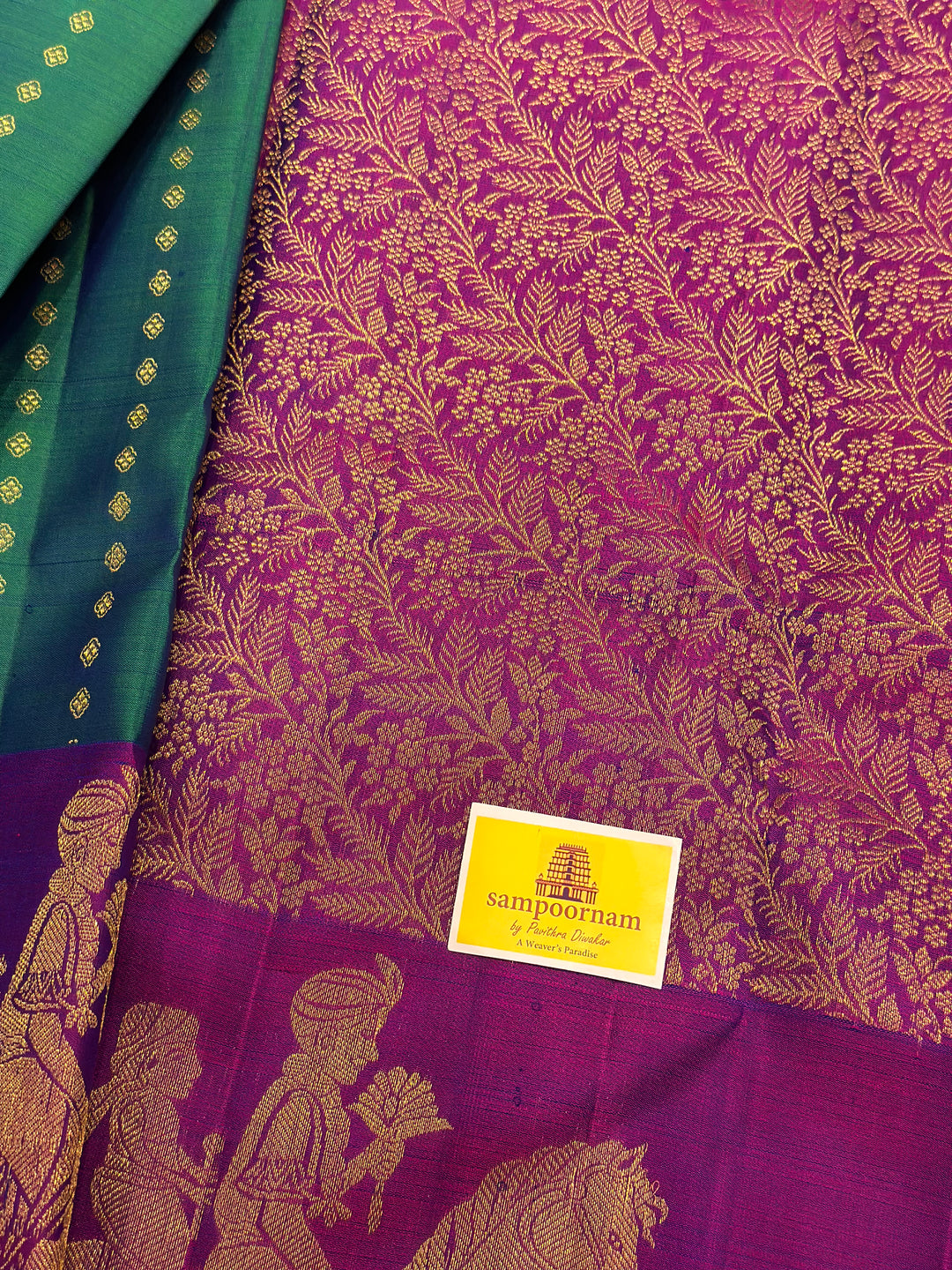 Mayil Kazhuthu with Purple Vertical Zari Dots and a Rich Pallu Kanjivaram Silk Saree