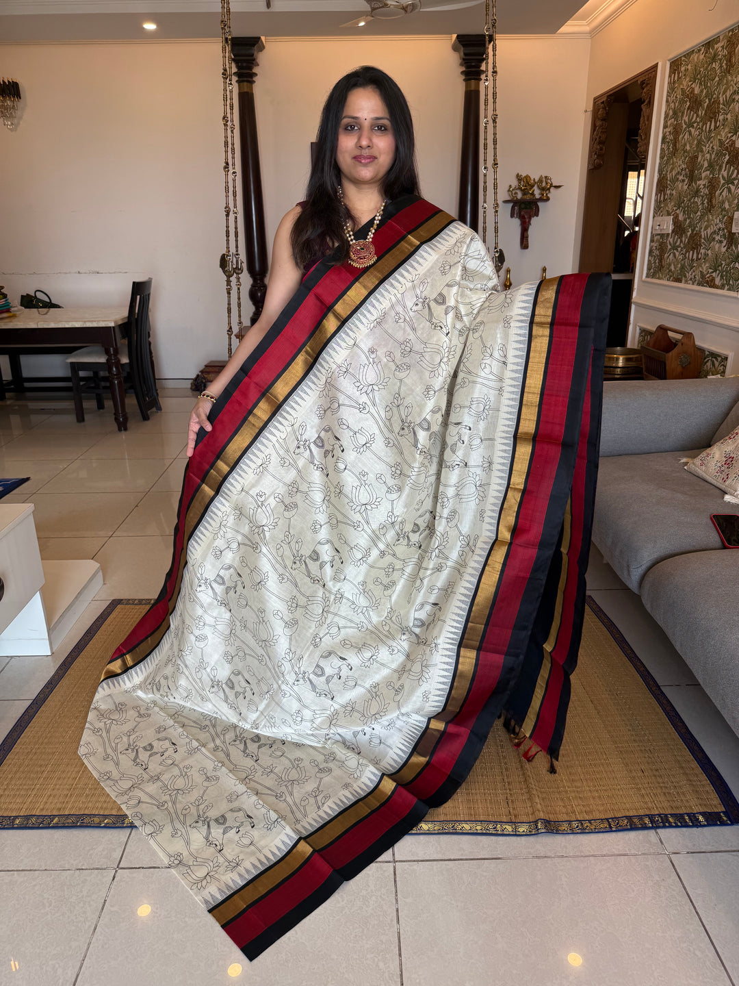 Offwhite with Black ,Triple Temple Border,Rich Pallu ,Pichwai Outline Printed Korvai Silk Cotton Saree