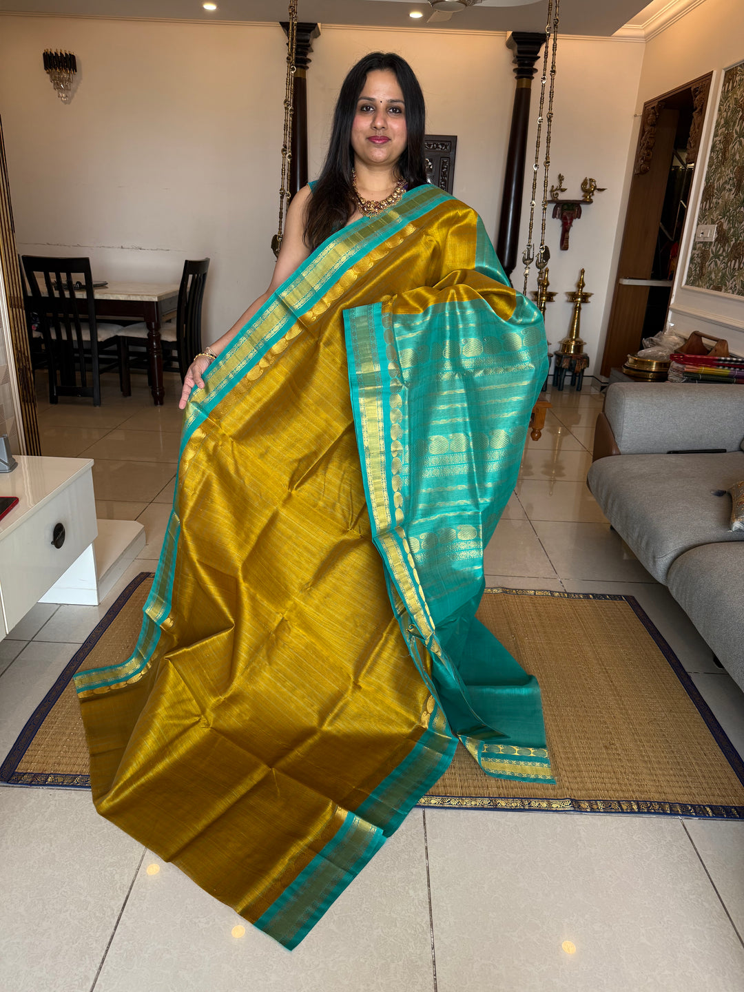 Vendhayam Fenugreek with Blue , kattam in the body , traditional borders and rich Pallu Korvai Silk Cotton Saree