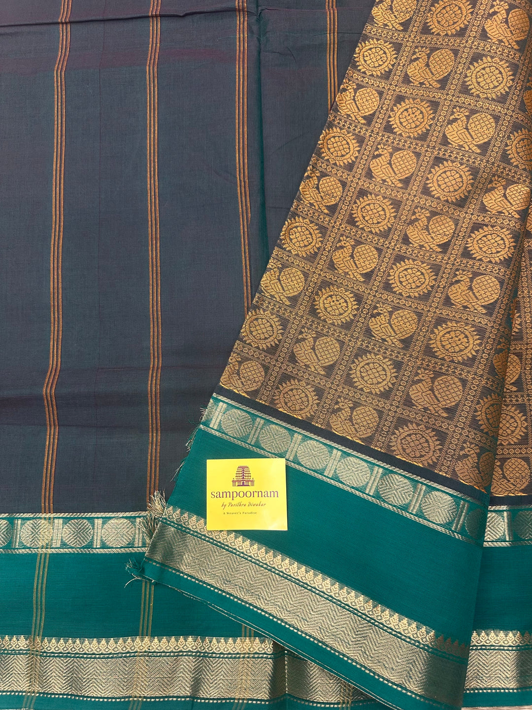 Green with Green  , Annam and Chakram thread butta in the body  , rettapet border and Plain Pallu Chettinad Cotton Saree