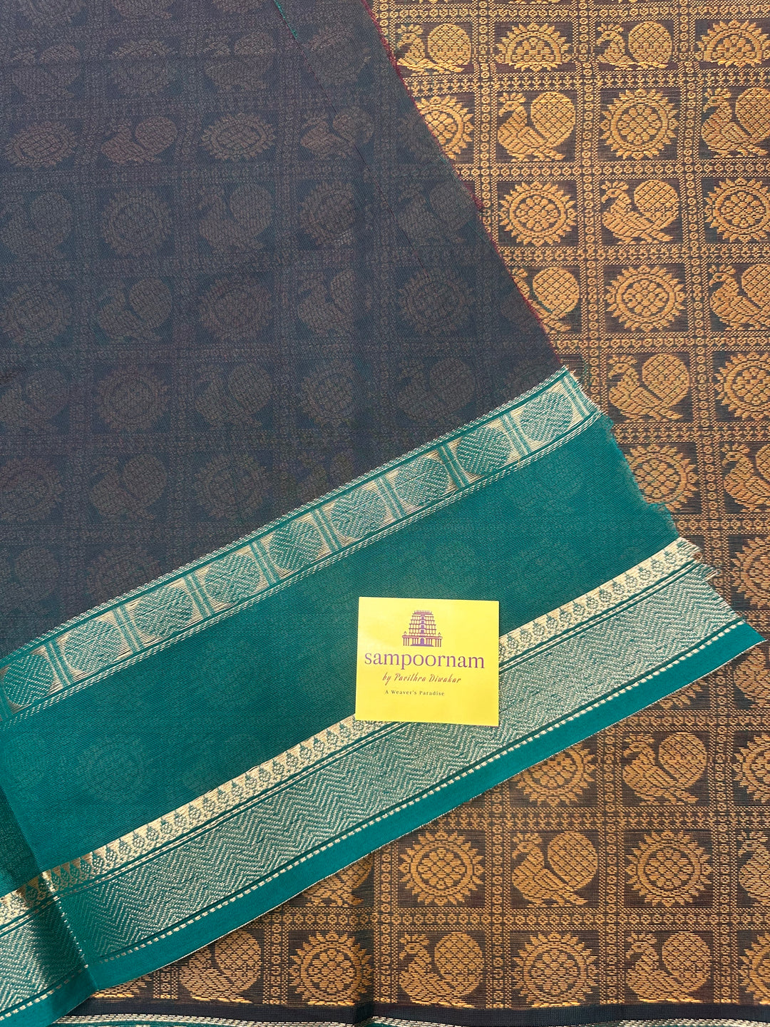 Green with Green  , Annam and Chakram thread butta in the body  , rettapet border and Plain Pallu Chettinad Cotton Saree