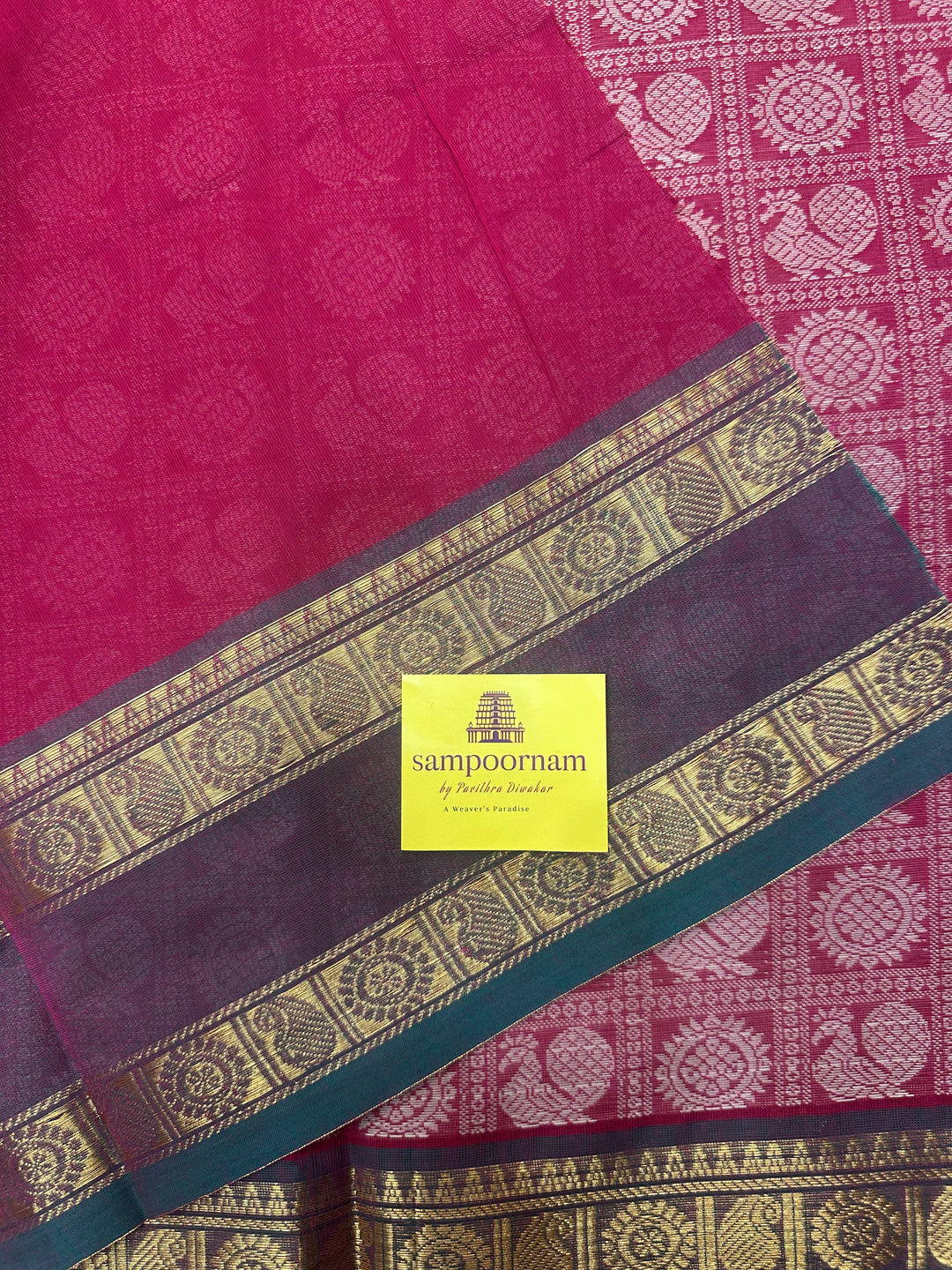 Red with Manthulir Green , Annam and Chakram thread butta in the body  , rettapet border and simple Plain Chettinad Cotton Saree