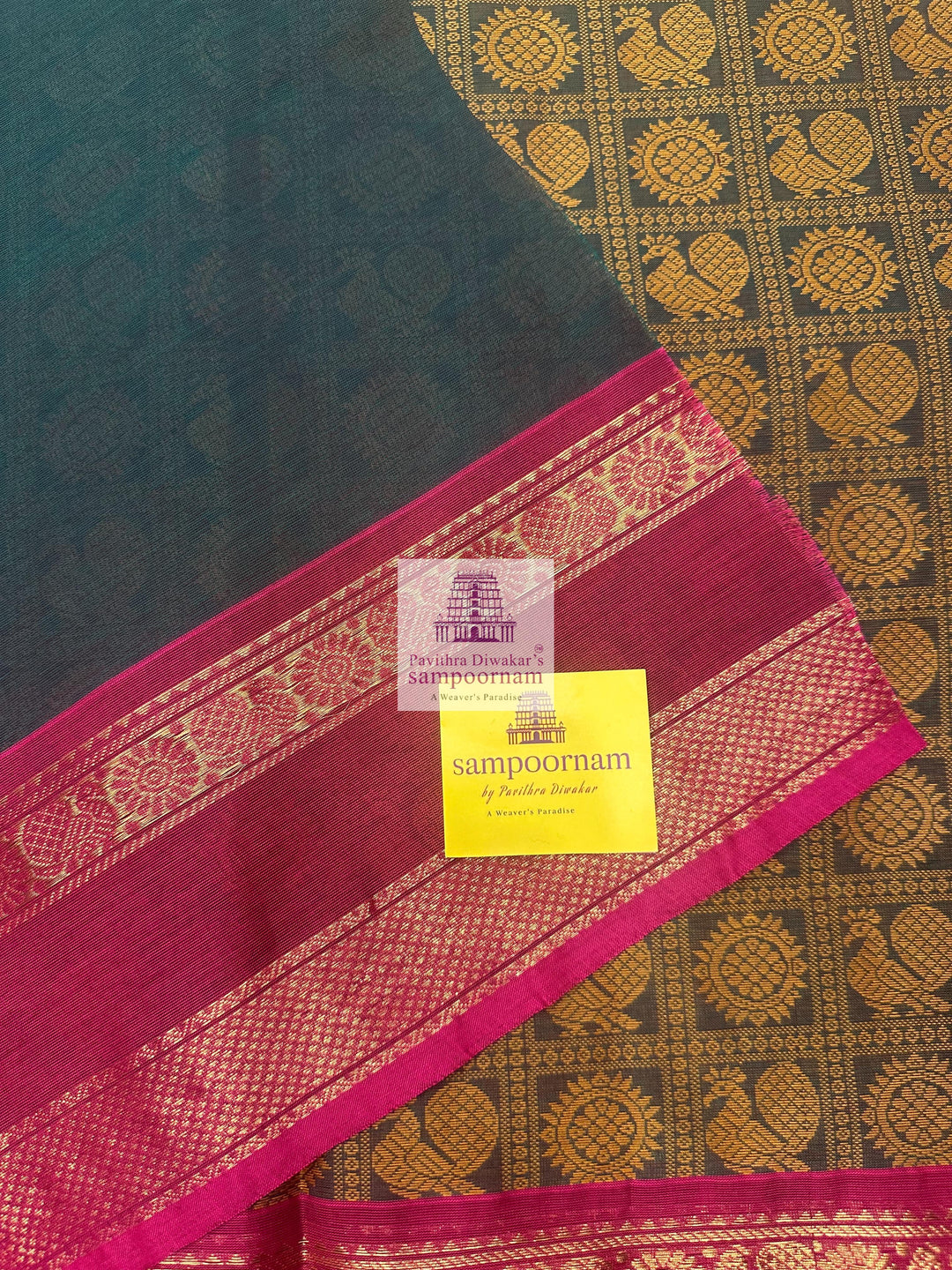 Green with Magenta  , Annam and Chakram thread butta in the body  , rettapet border and Plain  Pallu Chettinad Cotton Saree