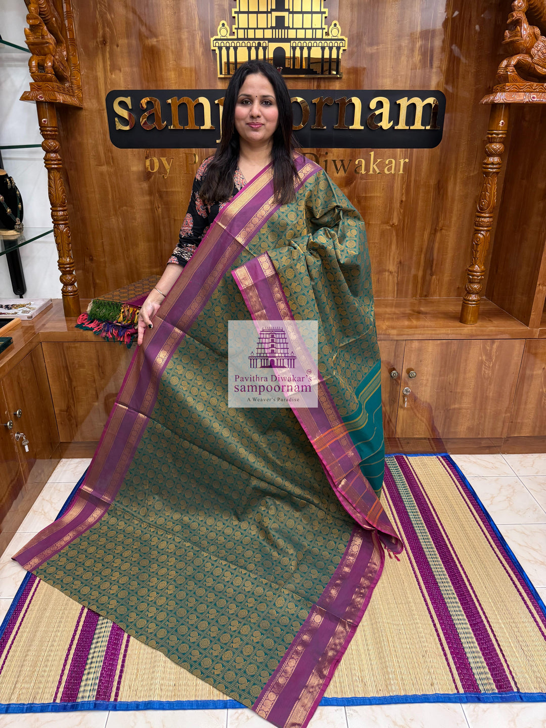 Ramar Green  , Annam and Chakram thread butta in the body  , rettapet border and Plain Pallu Chettinad Cotton Saree