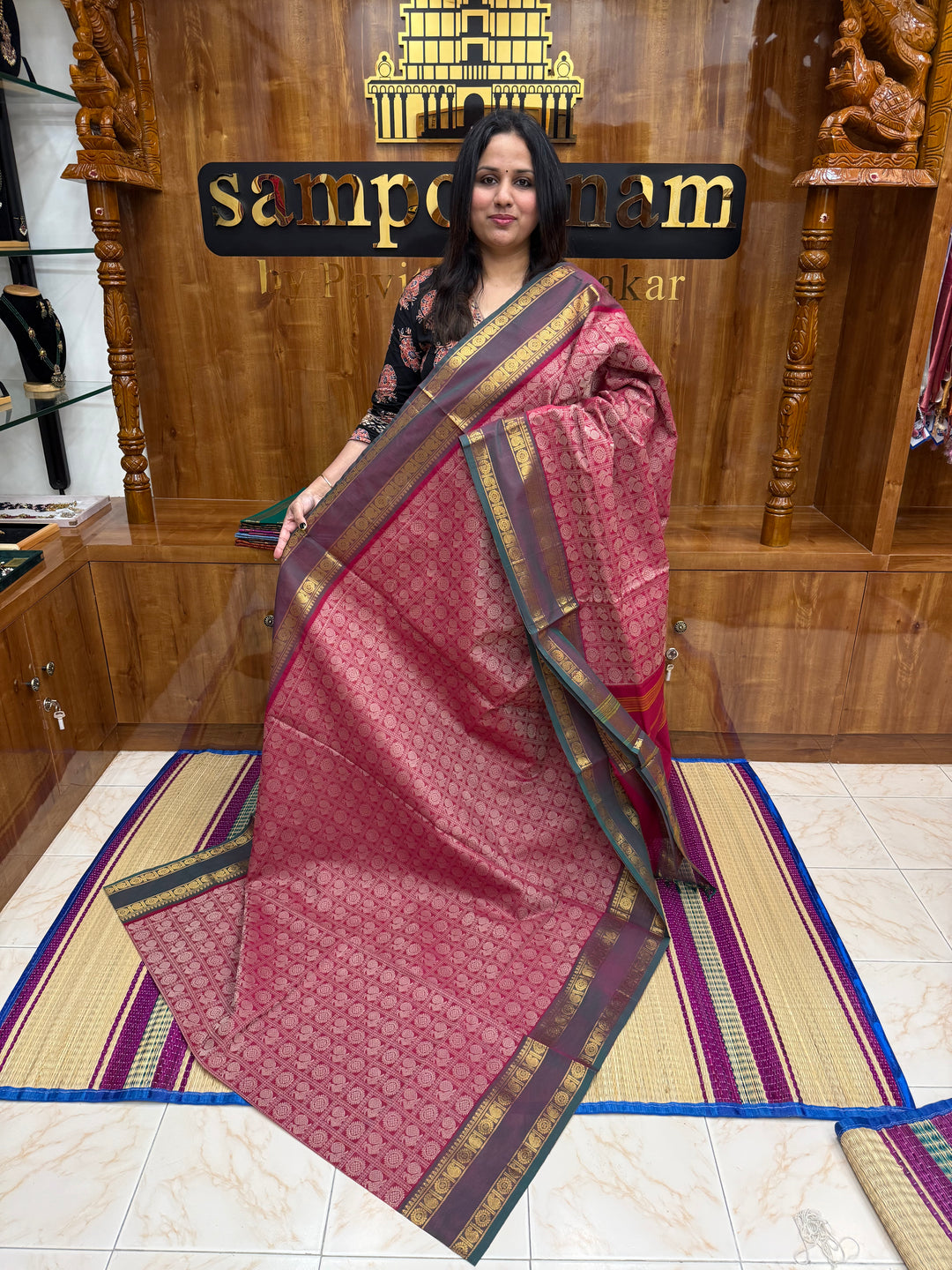 Red with Manthulir Green , Annam and Chakram thread butta in the body  , rettapet border and simple Plain Chettinad Cotton Saree