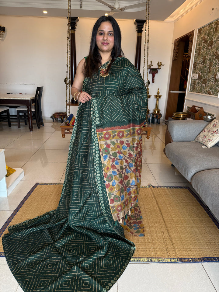 Green with Cream , Bandini print in the body , Kalamkari Pallu and Body Soft Cotton Saree