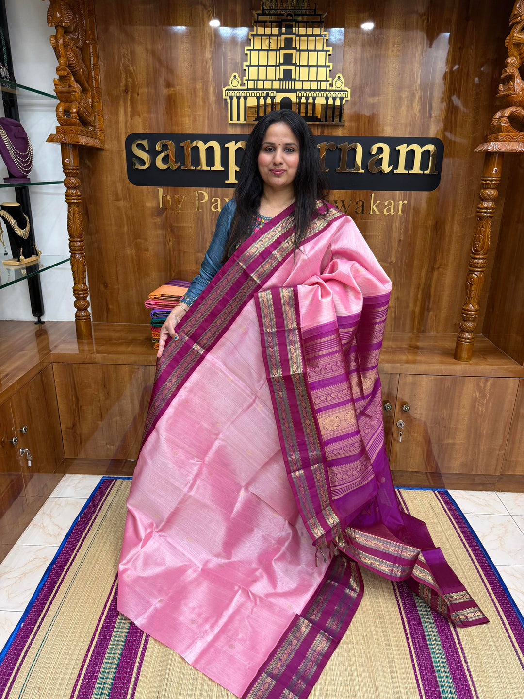 Onion Pink with Magenta , Rich Zari butta in the body and tradtional rettapet borders & Grand Pallu ,Korvai Silk Cotton Saree