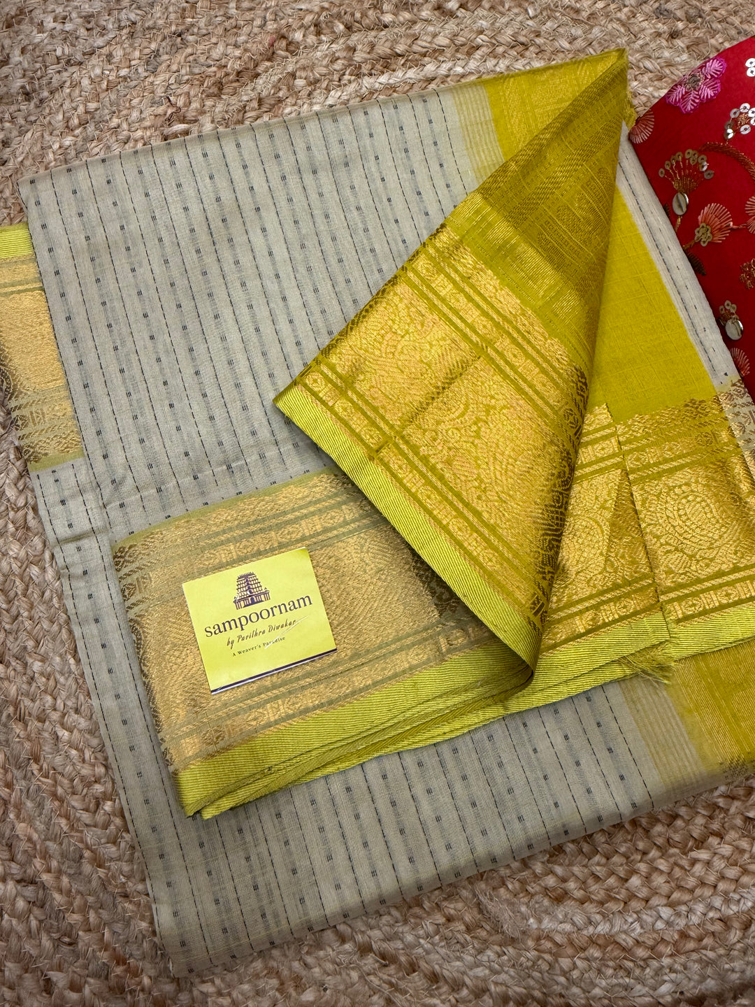 Cream with Lemon Yellow , thread butta in the body , Traditional border and rich Pallu Lakshadeepam Silk Cotton Saree