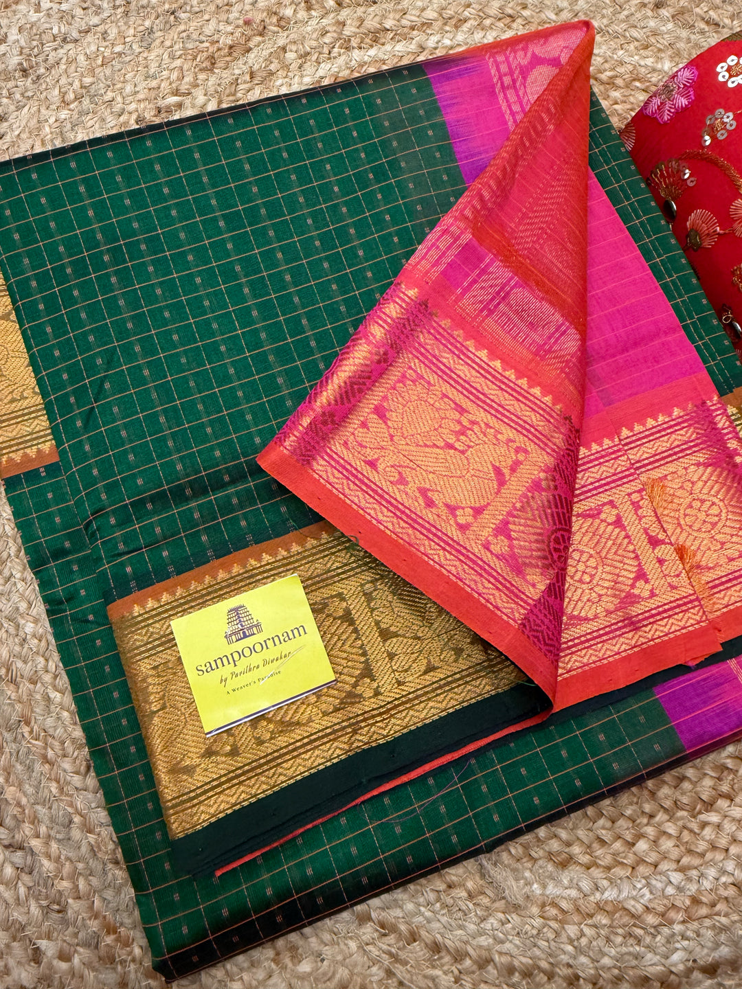 Dark Green with Pink , thread butta in the body , Traditional border and rich Pallu Lakshadeepam Silk Cotton Saree