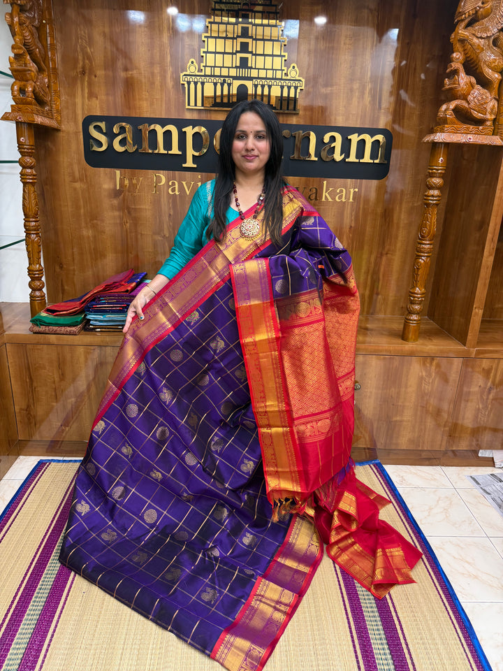 Dark Blue with Red , Mayil and Chakram Butta in the Body, Traditional Borders and Rich Pallu Mayil Chakram Silk Cotton Saree