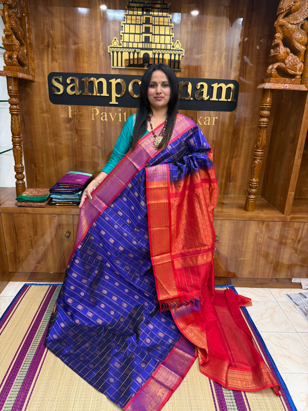 Blue with Red , Mayil and Chakram Butta in the Body, Traditional Borders and Rich Pallu Mayil Chakram Silk Cotton Saree