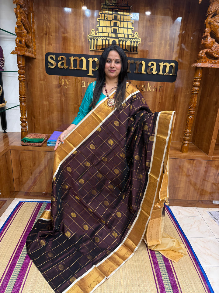 Brown with Offwhite , Mayil and Chakram Butta in the Body, Traditional Borders and Rich Pallu Mayil Chakram Silk Cotton Saree